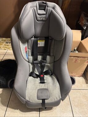Convertible Kids Car Seat in Gray - Nuna